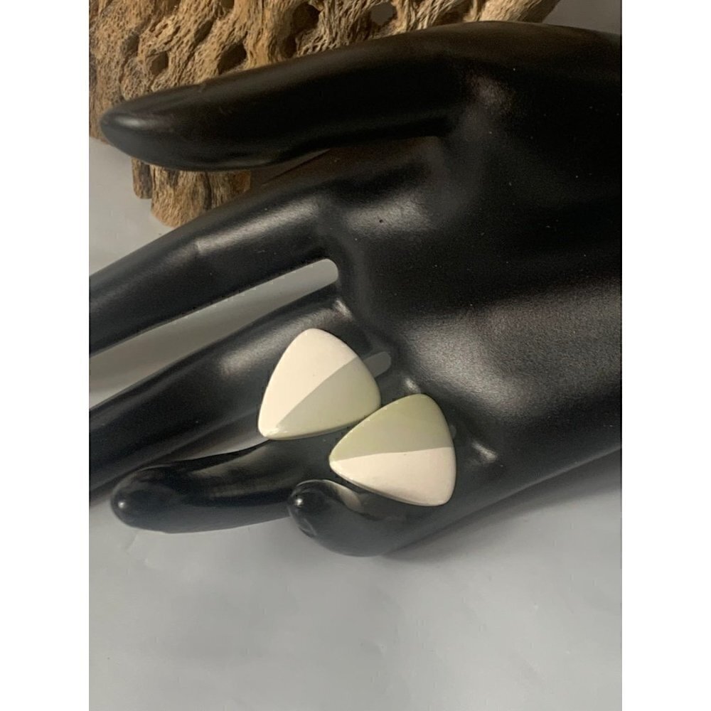 Vintage 80s Geometric Triangle Earrings Grey and White